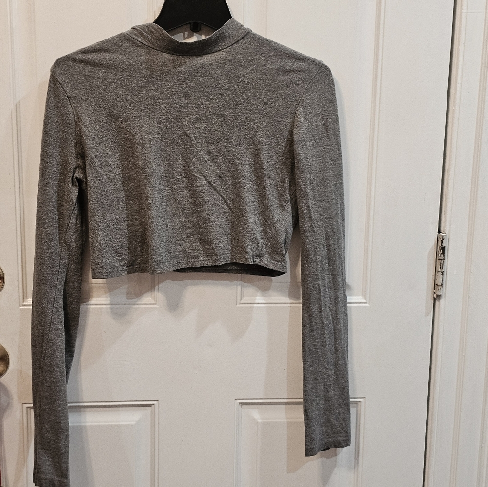 Forever 21 Gray Mockneck Long Sleeve Women's Crop Top, Size M